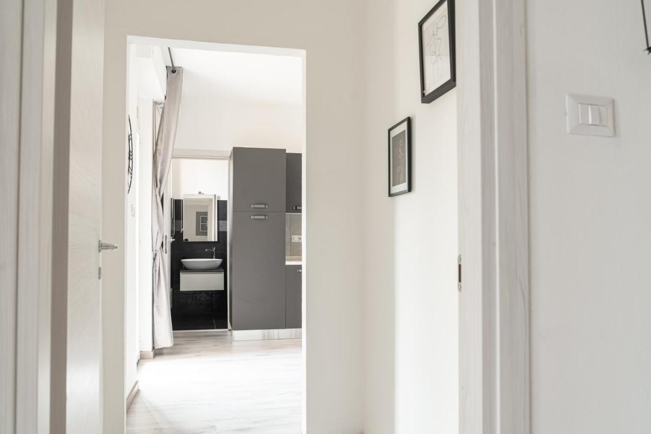 Almi - Guest Apartment Porto Torres Exteriör bild