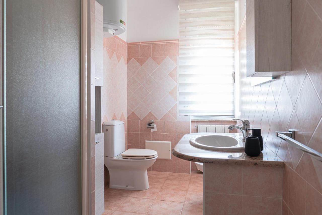 Almi - Guest Apartment Porto Torres Exteriör bild