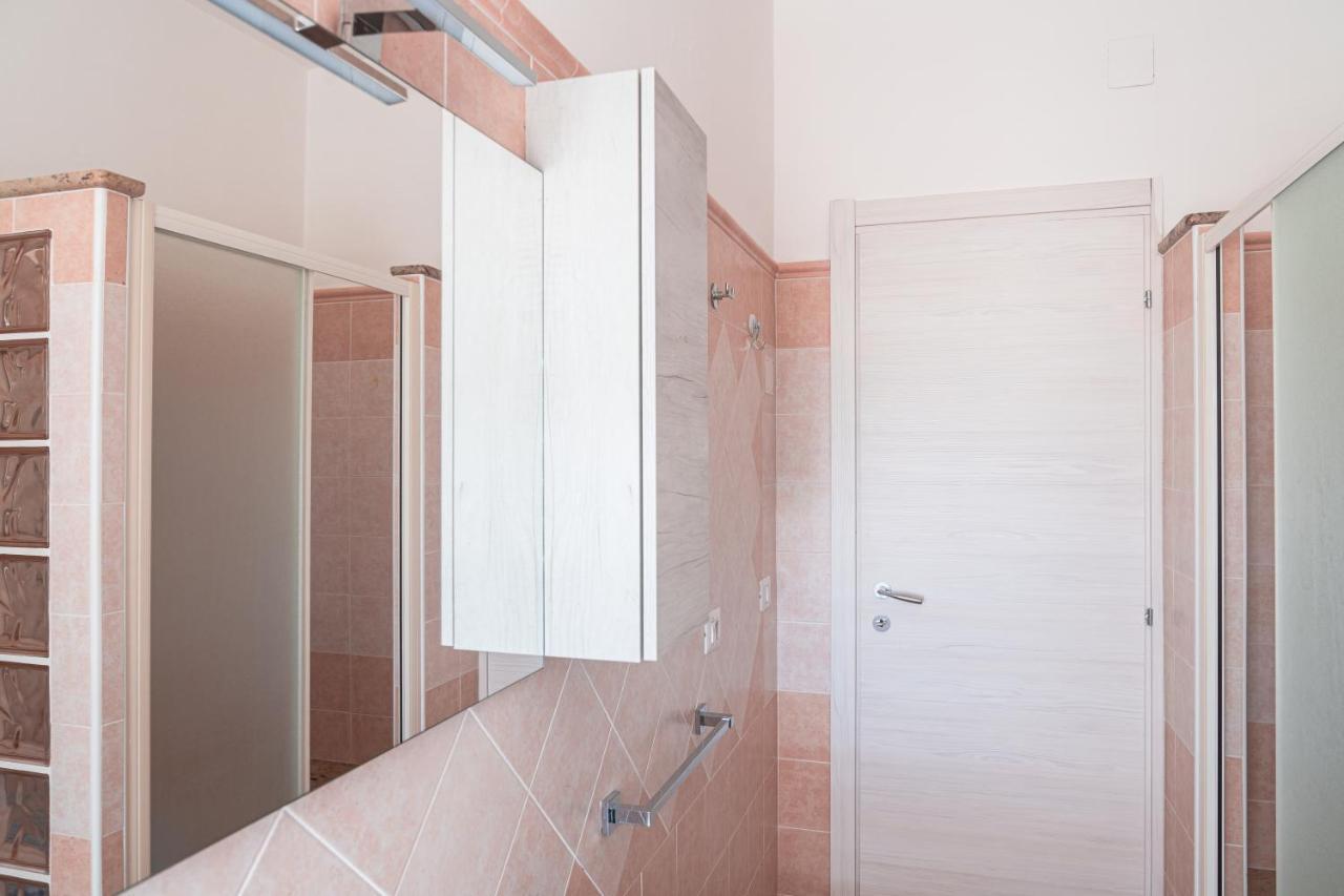 Almi - Guest Apartment Porto Torres Exteriör bild