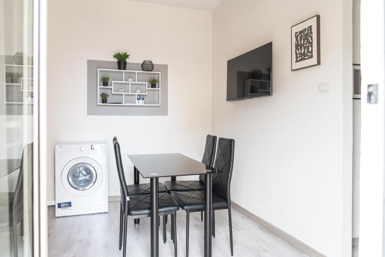 Almi - Guest Apartment Porto Torres Exteriör bild